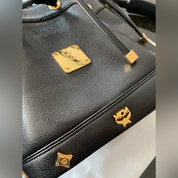 Authentic MCM Black leather Bucket Bag - Picture 4 of 12